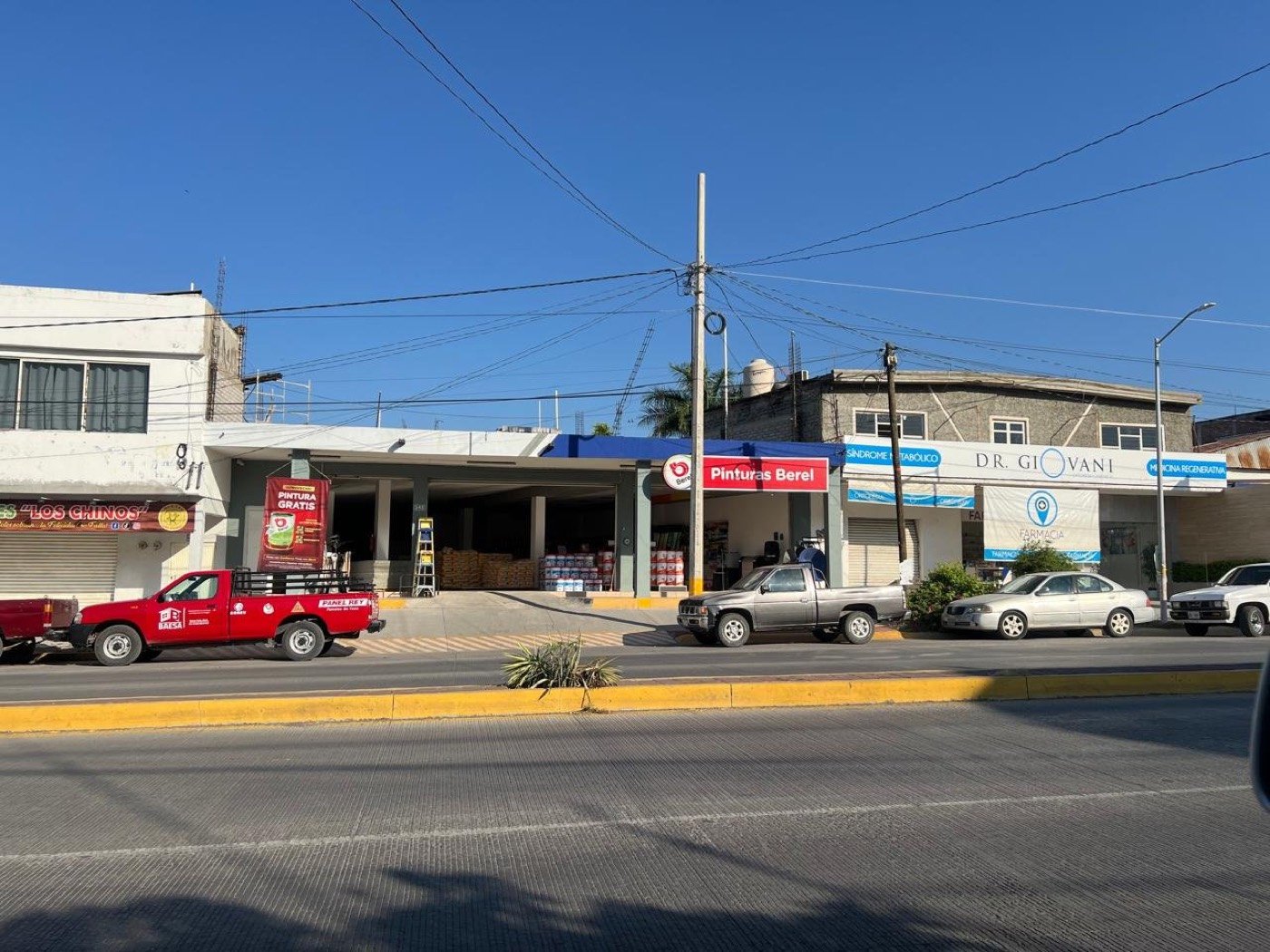 Fachada de BAESA Nueva Italia sobre Av. Lázaro Cárdenas
